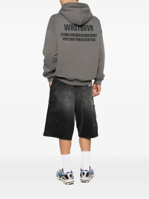 WRSTBHVR logo-print hoodie