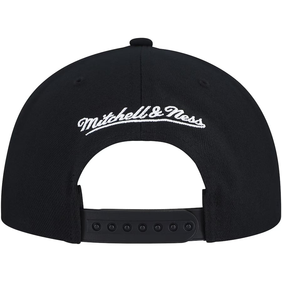 M&N Chicago Bulls NBA Throw Down Snapback